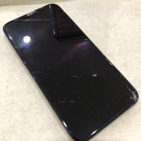 iPhoneXR　ガラス割れ修理