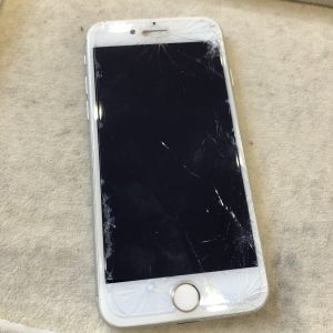 iPhone8液晶画面修理