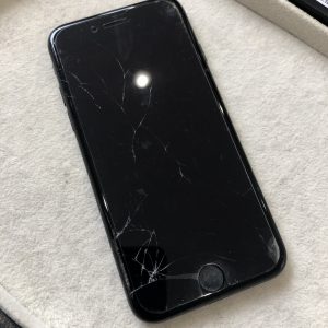 iPhone7ガラス割れ