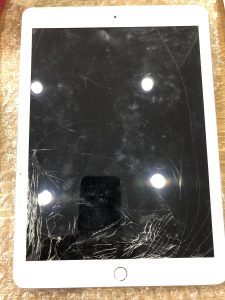 iPad7　ガラス割れ　画面修理