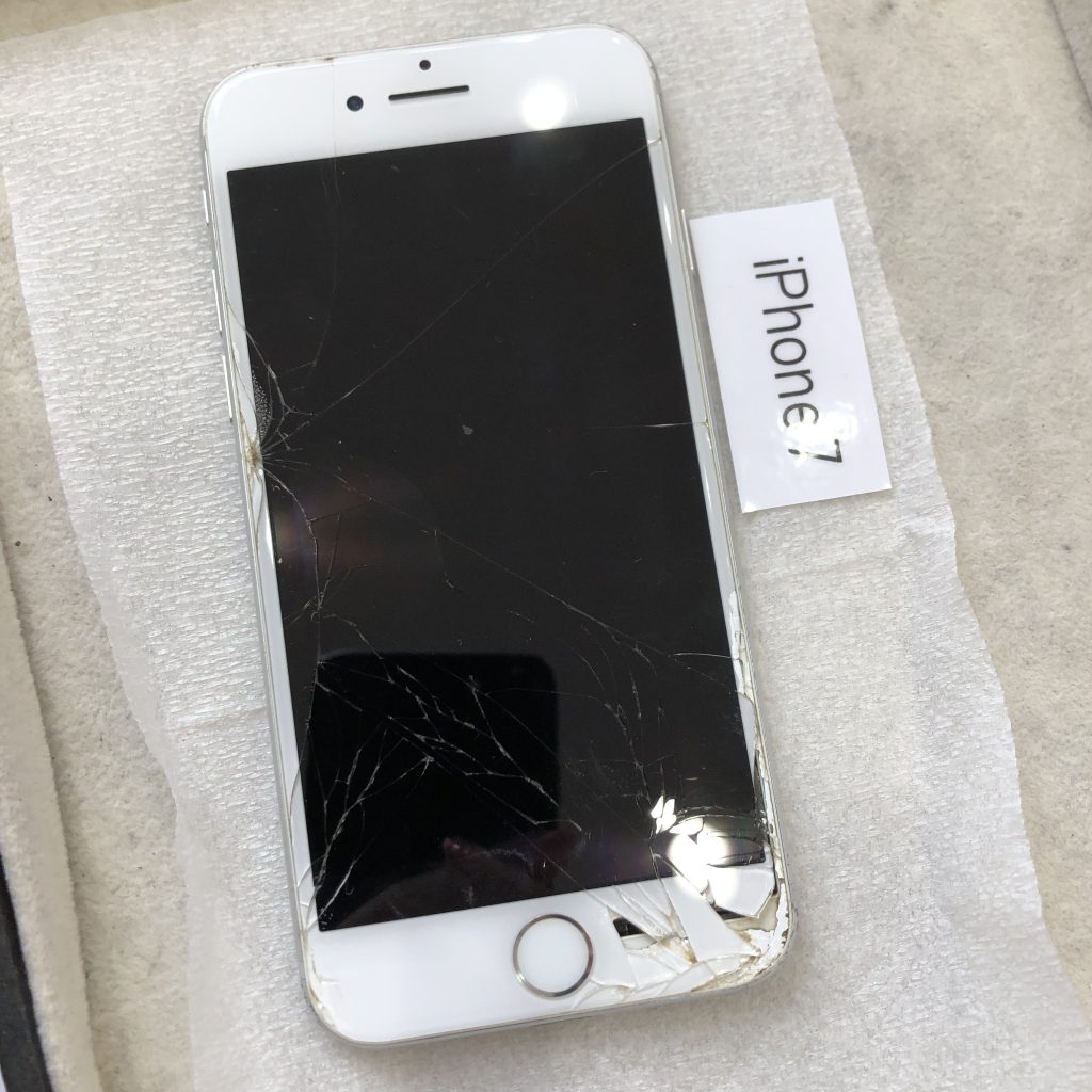 iPhone7ガラス割れ修理 | iPhone(アイフォン)修理のオリスマ高槻富田店